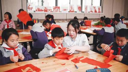 百年輝煌 E心向黨 翟天麟:指尖躍動(dòng)青春夢(mèng)想,匠心演繹紅色傳承